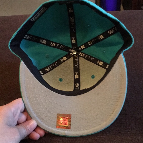 Vancouver Grizzlies New Era fitted - Picture 4 of 4